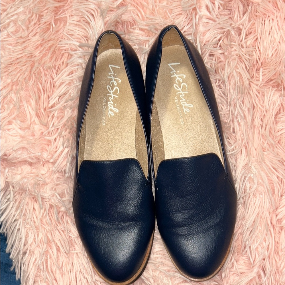 Life Stride Navy Flats